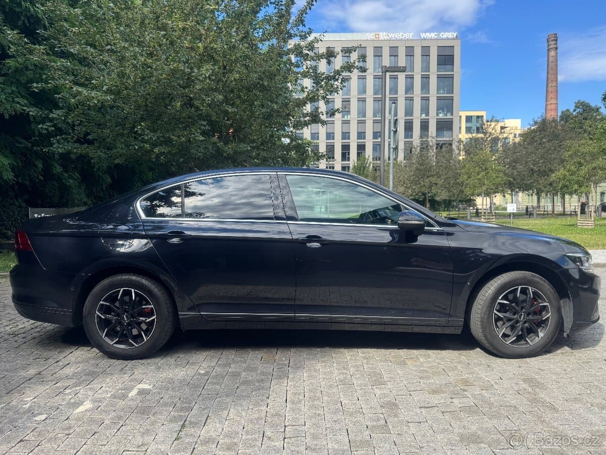 2021 Volkswagen PASSAT - 3