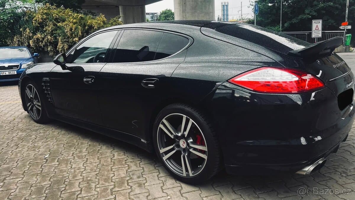 2011 Porsche PANAMERA - 3