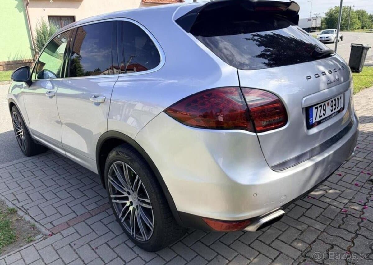 2012 Porsche CAYENNE - 3