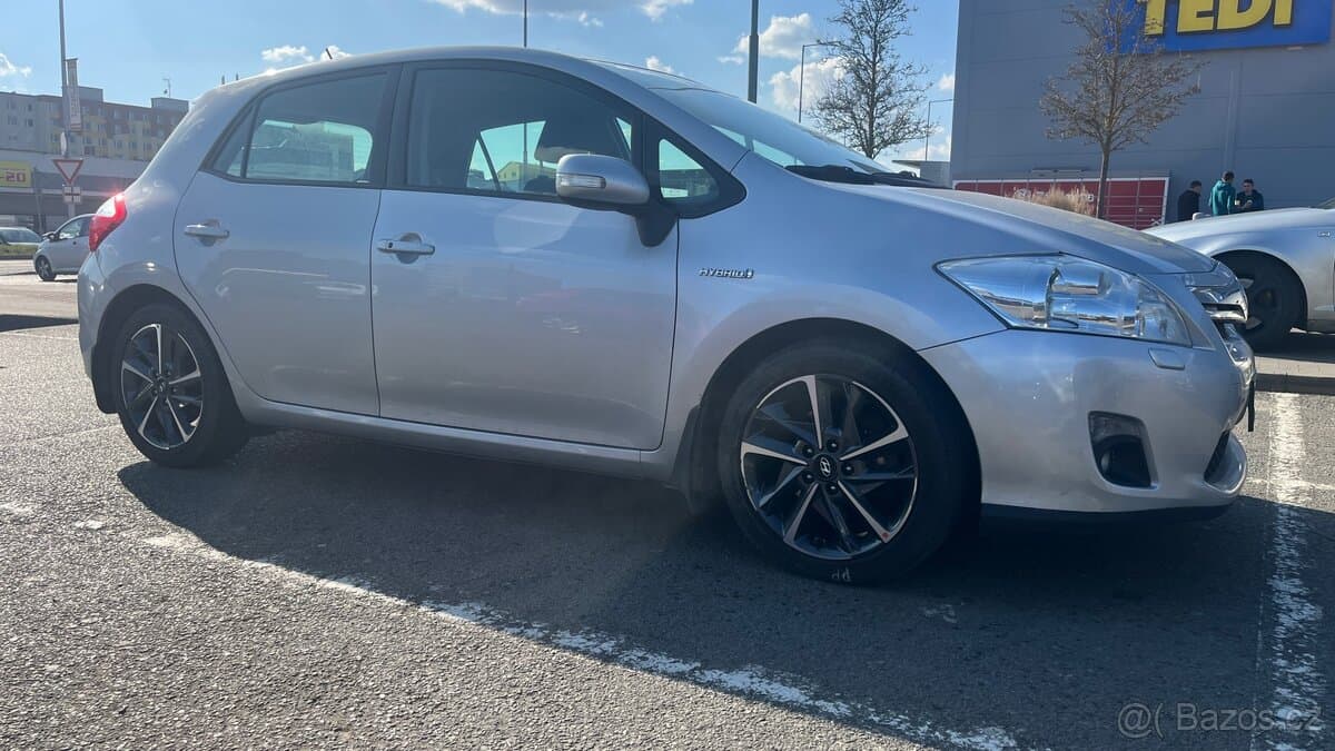 2010 Toyota AURIS - 3