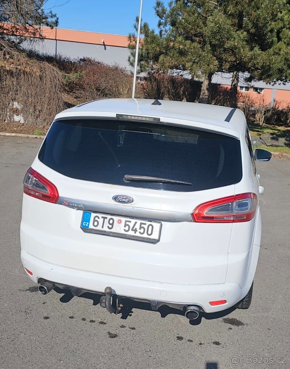 2010 Ford S-MAX - 3