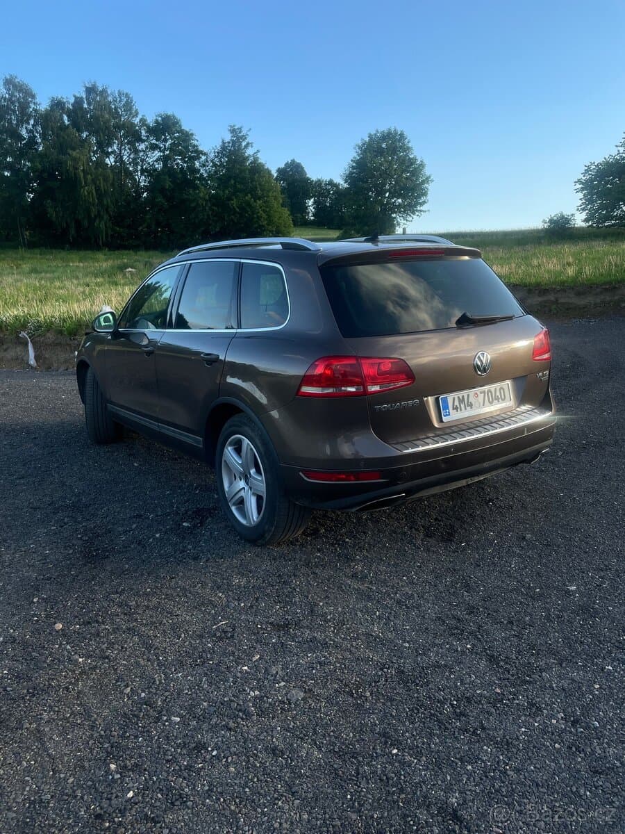 2010 Volkswagen TOUAREG - 3