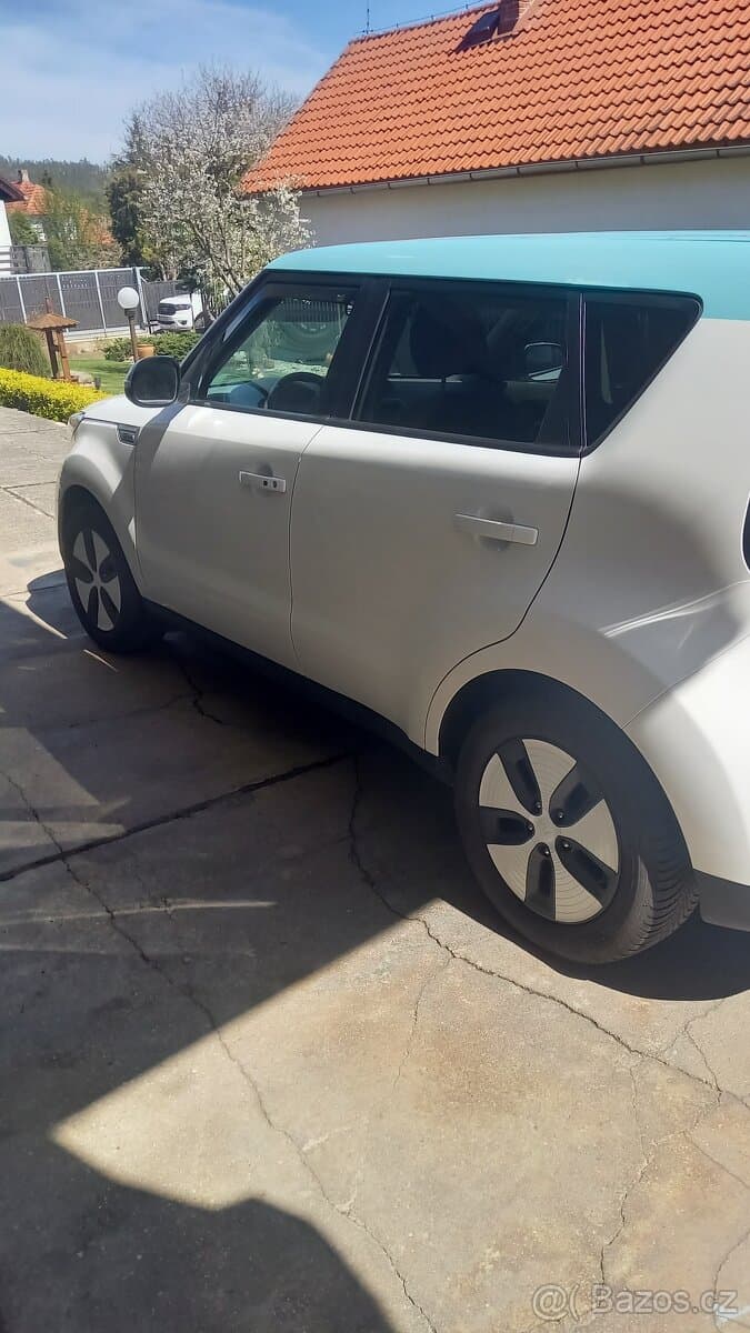 2018 Kia SOUL - 3