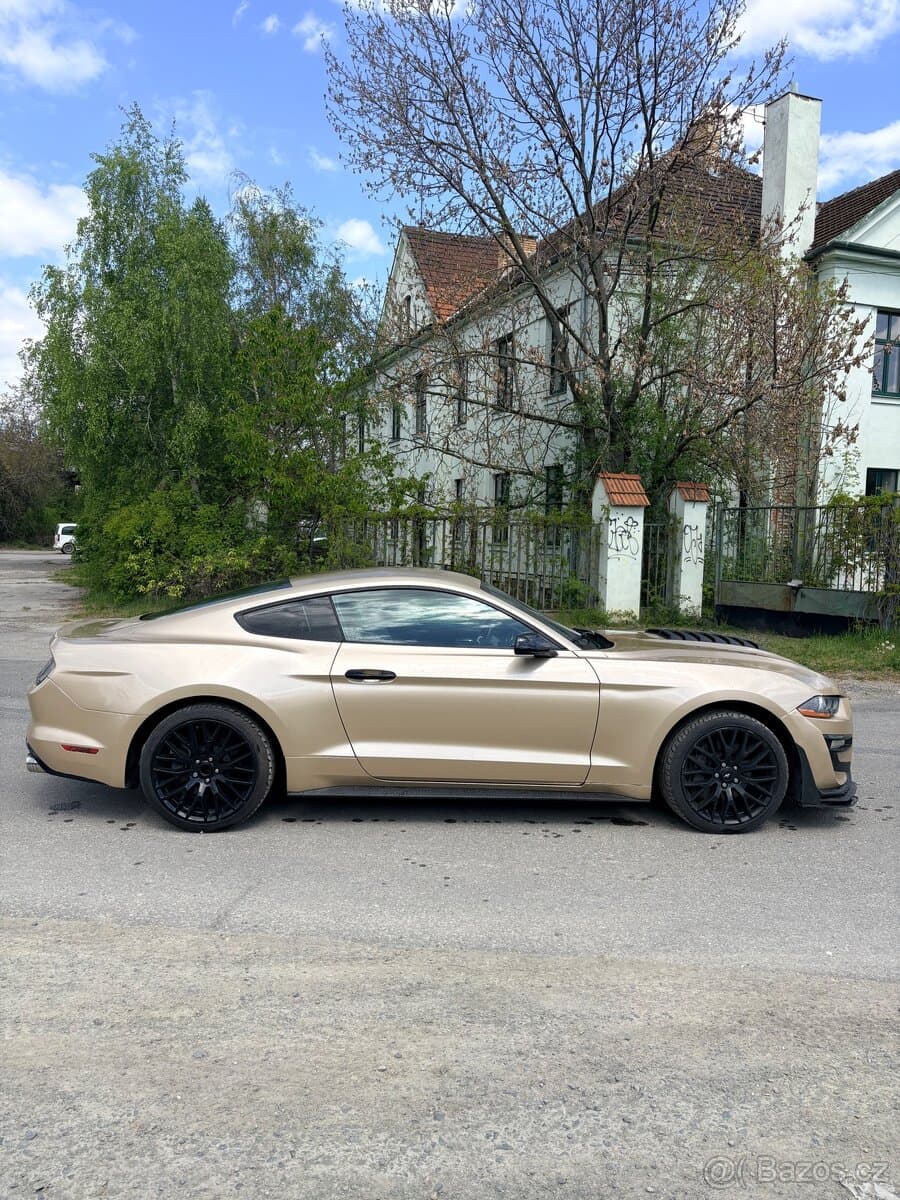 2017 Ford MUSTANG - 3