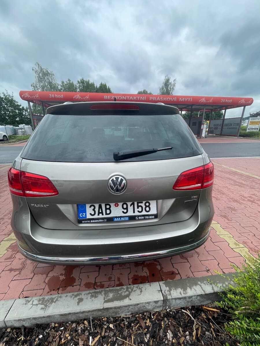 2012 Volkswagen PASSAT - 3