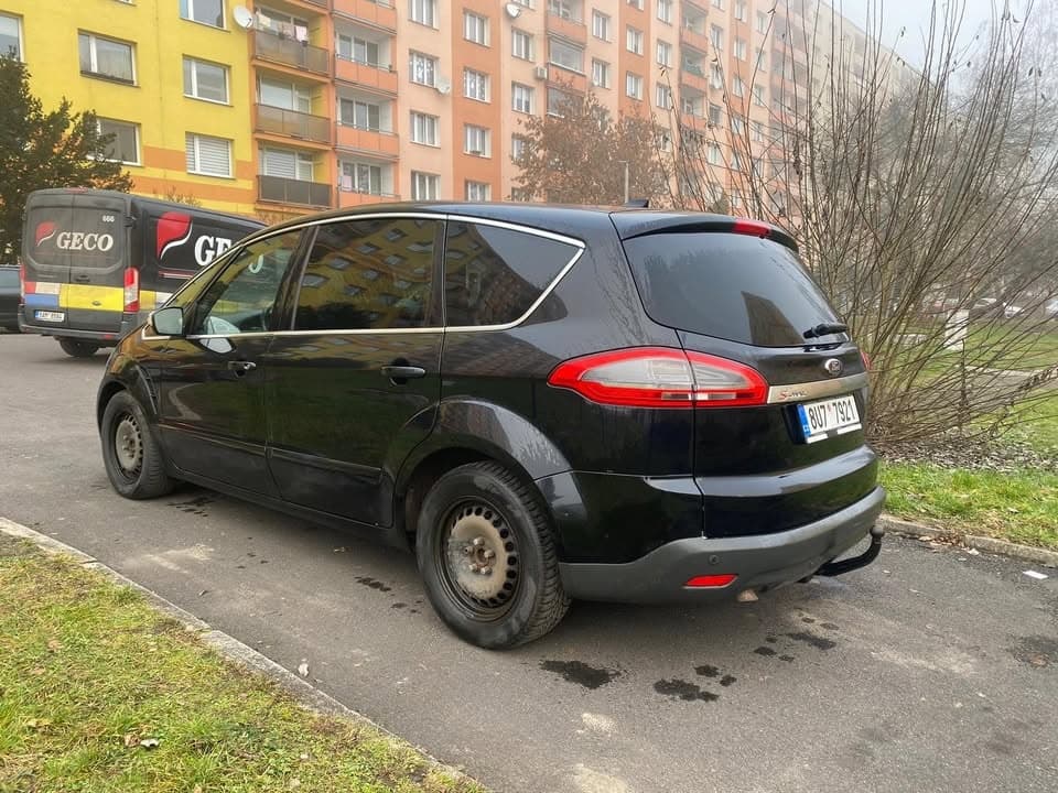 2012 Ford S-MAX - 3