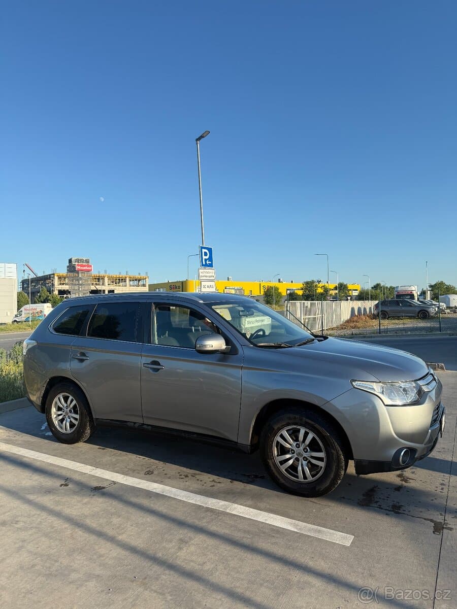 2015 Mitsubishi OUTLANDER - 3