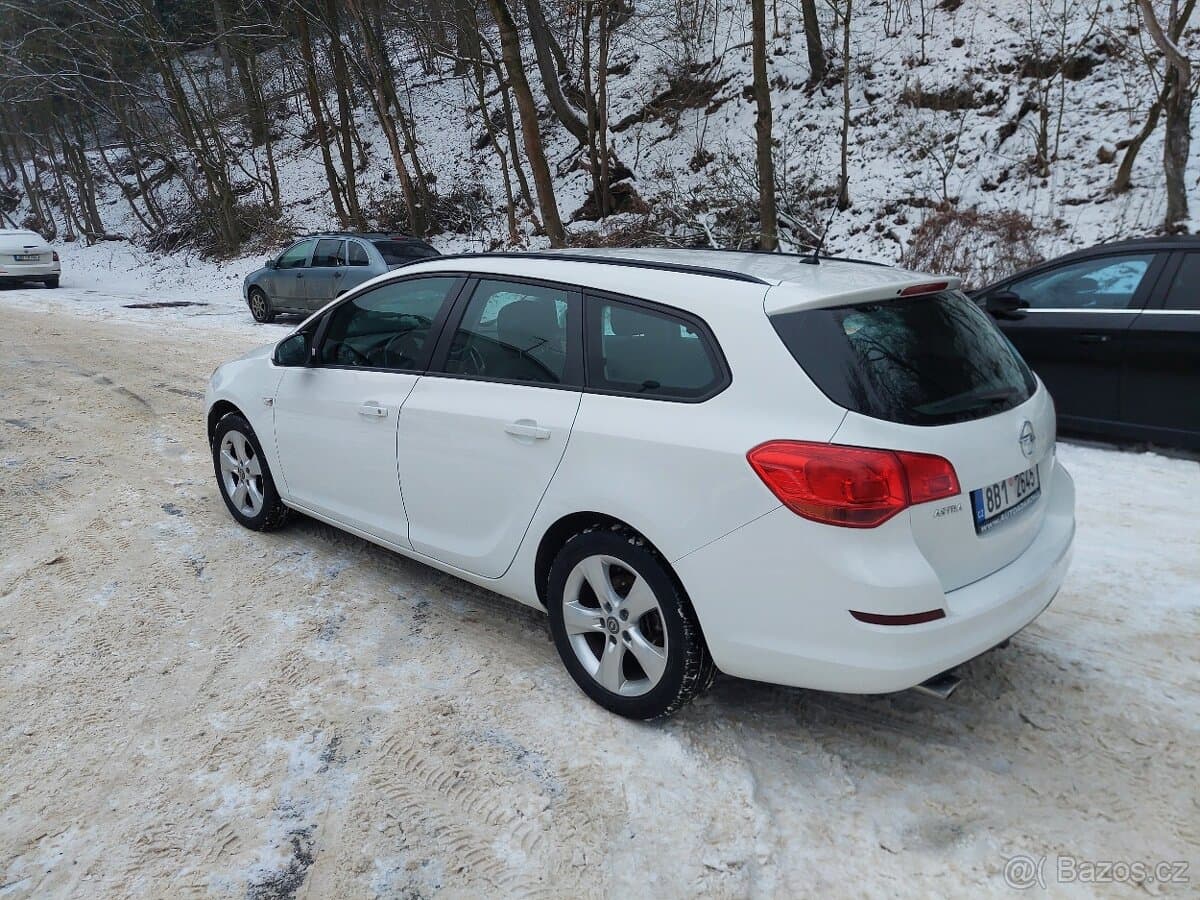 2011 Opel ASTRA - 3