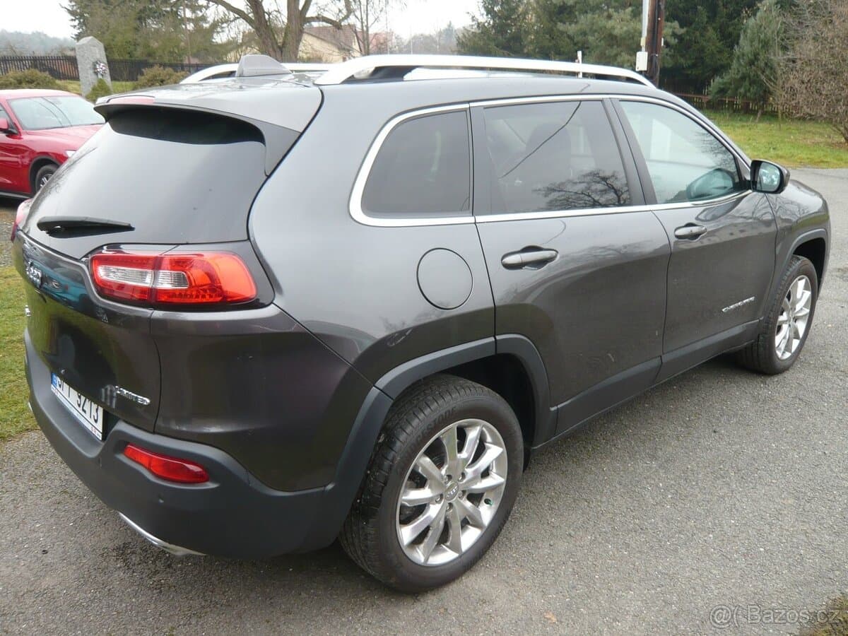 2015 Jeep CHEROKEE - 3