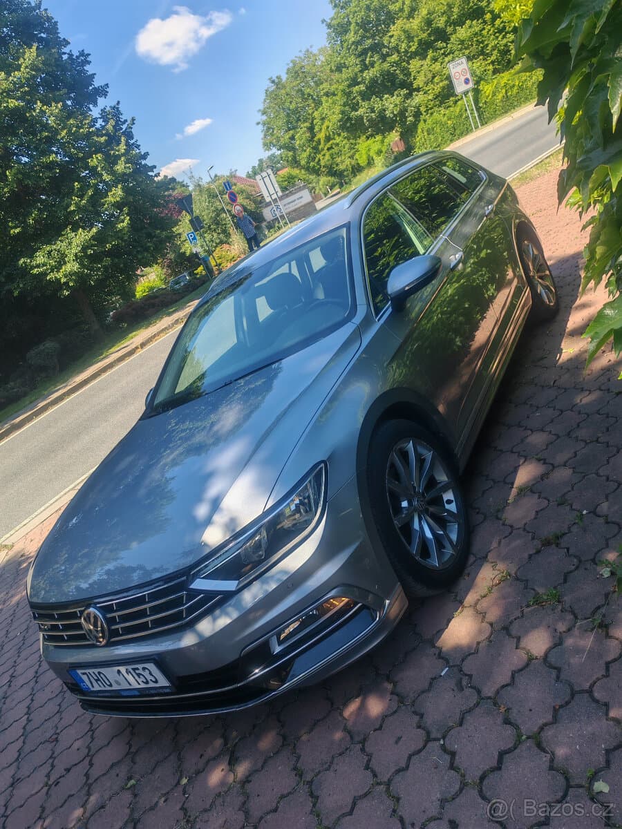 2018 Volkswagen PASSAT - 3