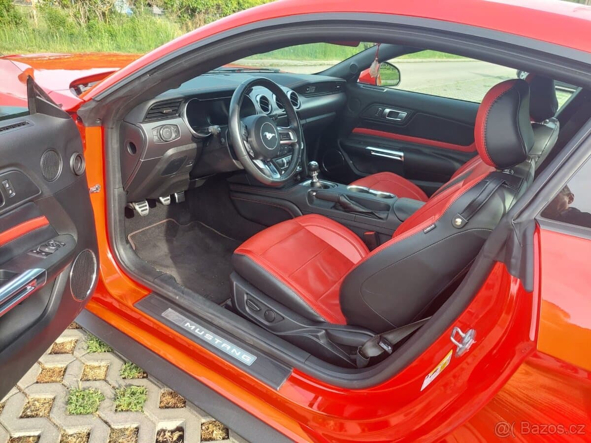 2020 Ford MUSTANG - 3