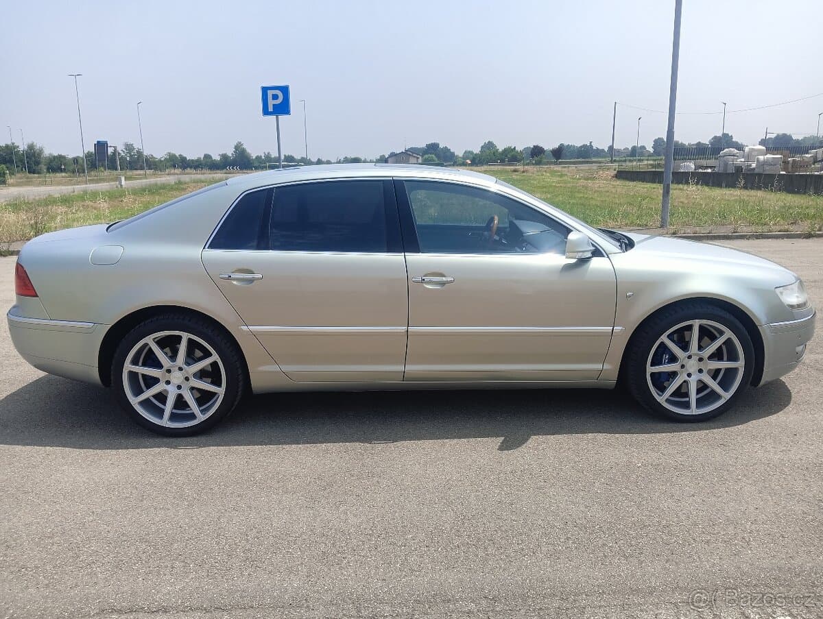 2004 Volkswagen PHAETON - 3