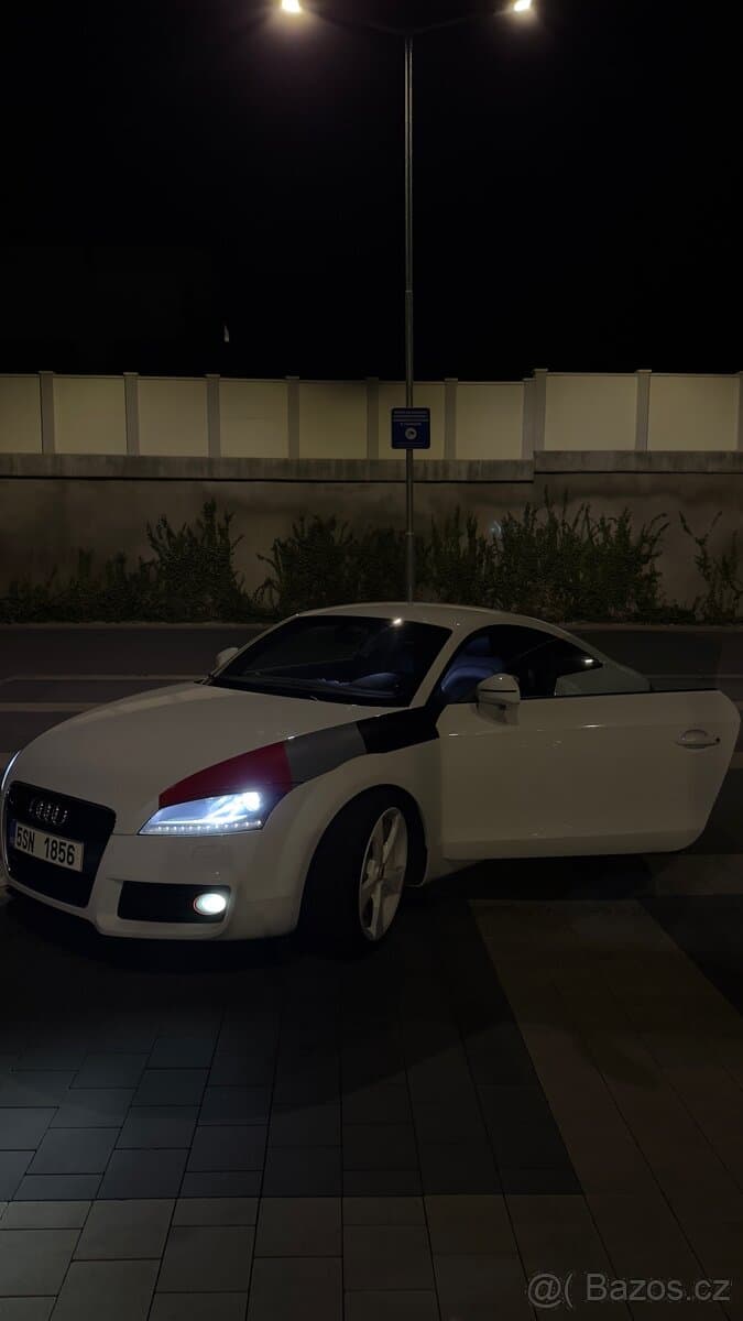 2010 Audi TT - 3