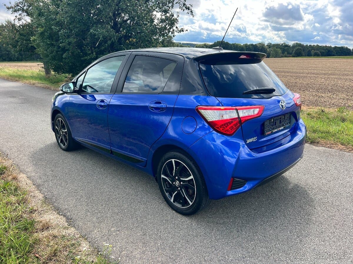2017 Toyota YARIS - 3