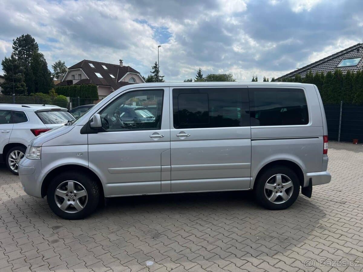 2010 Volkswagen MULTIVAN - 3