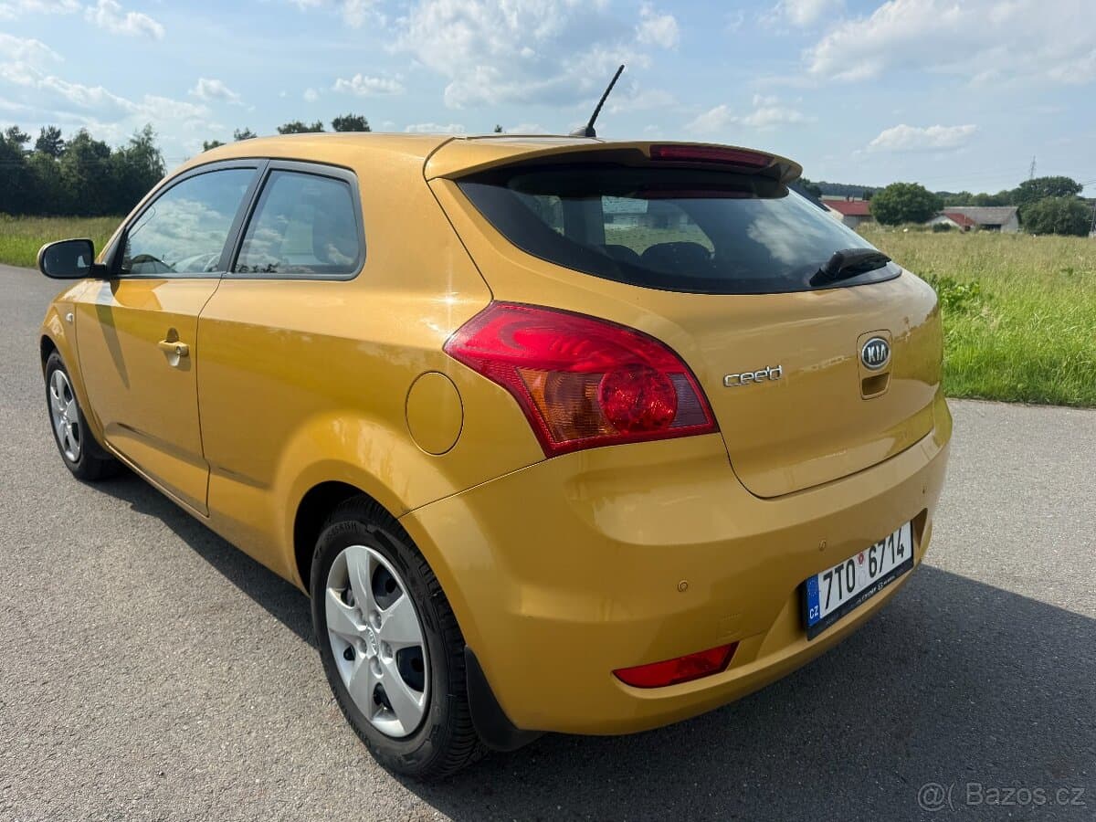 2010 Kia PROCEED - 3