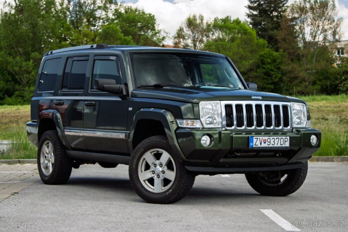 2009 Jeep COMMANDER - 3