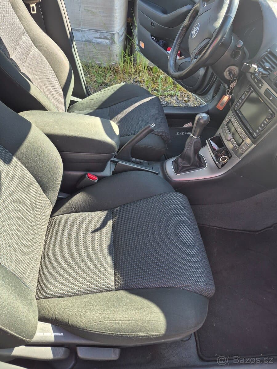 2007 Toyota AVENSIS - 3