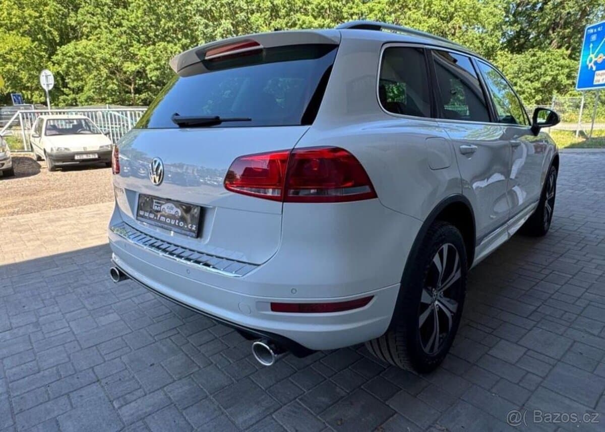 2012 Volkswagen TOUAREG - 3