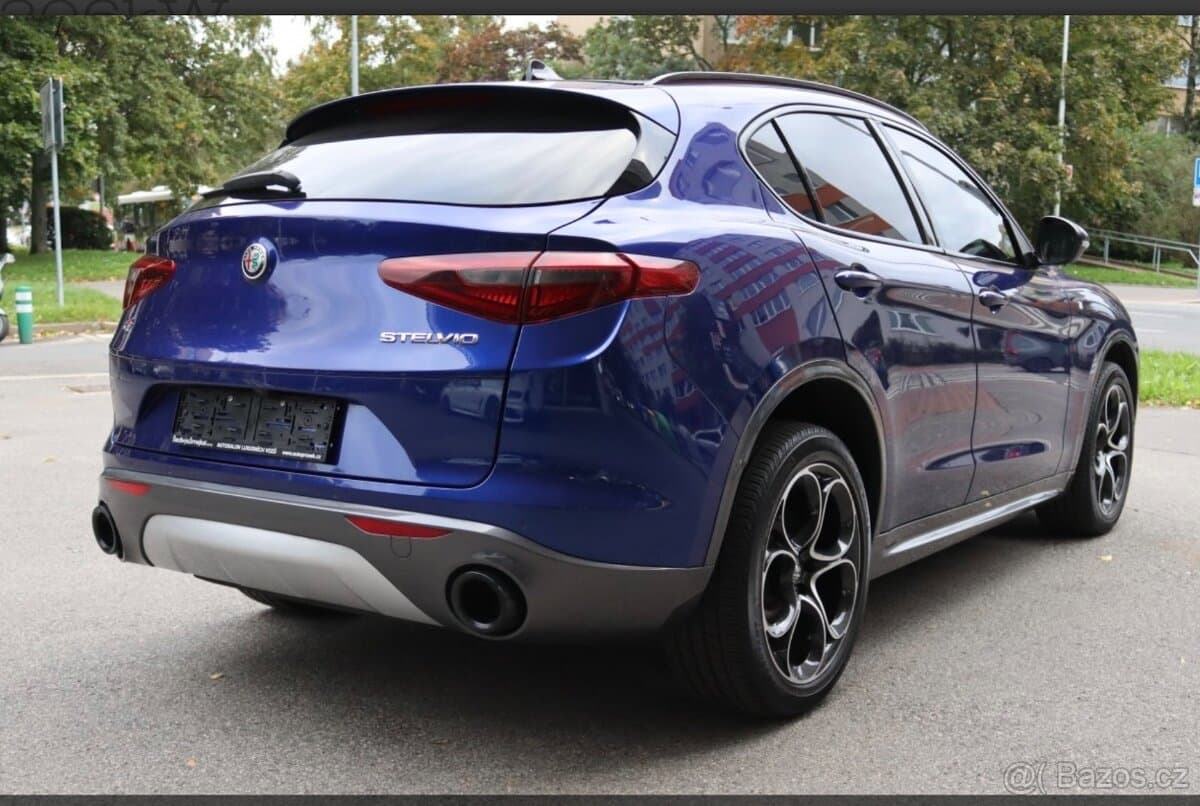 2023 Alfa Romeo STELVIO - 3