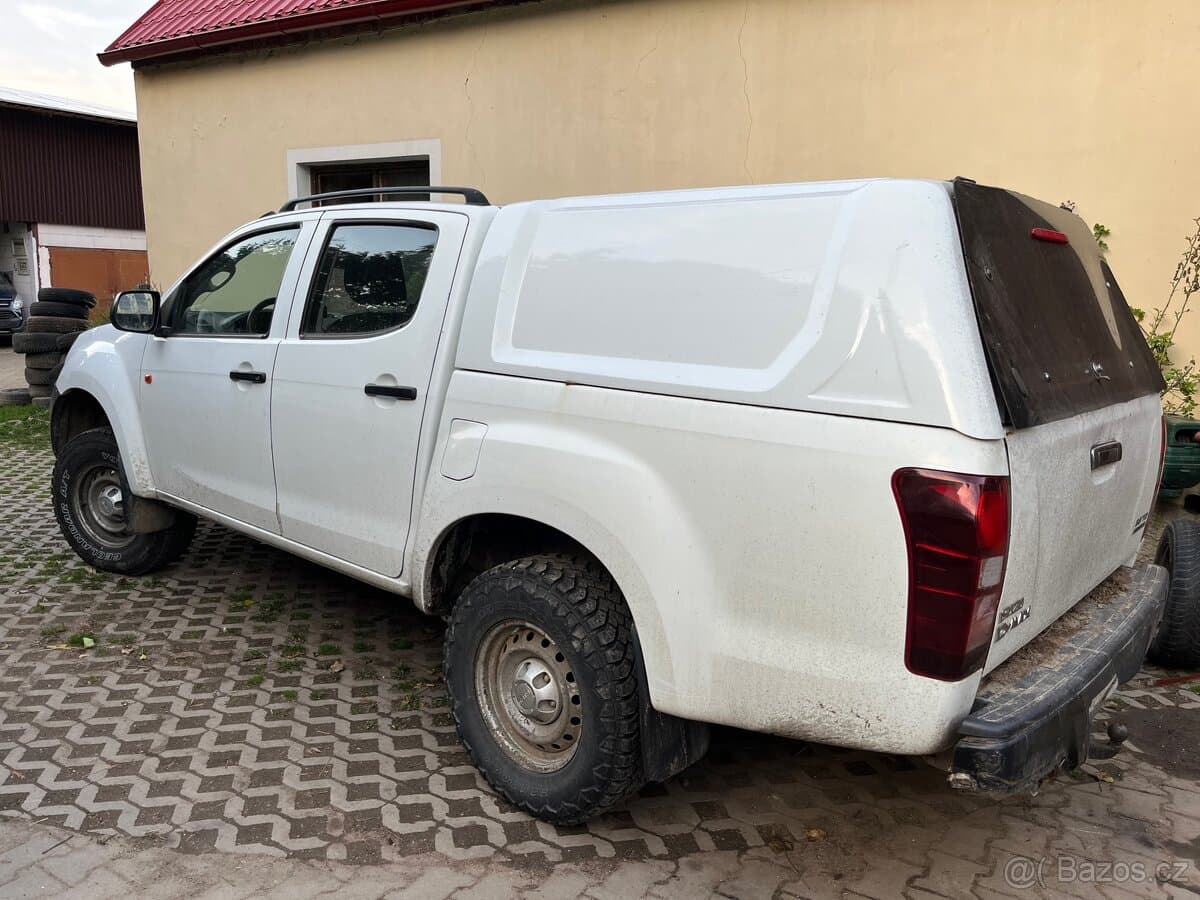 2013 Isuzu D-MAX - 3