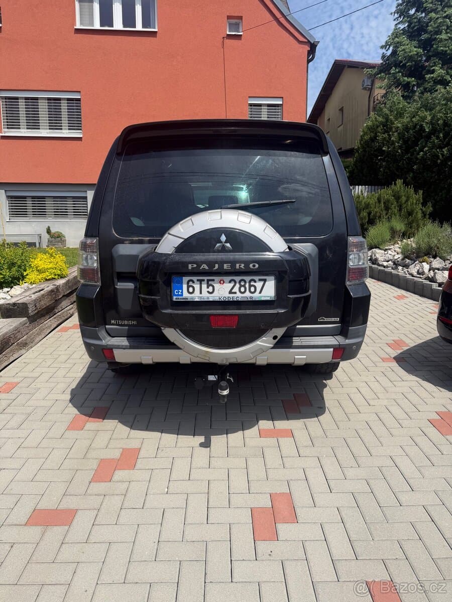 2009 Mitsubishi PAJERO - 3
