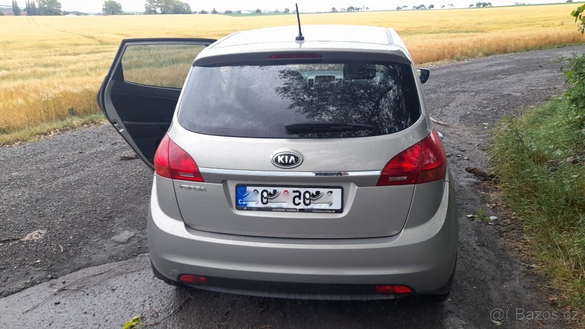 2017 Kia VENGA - 3