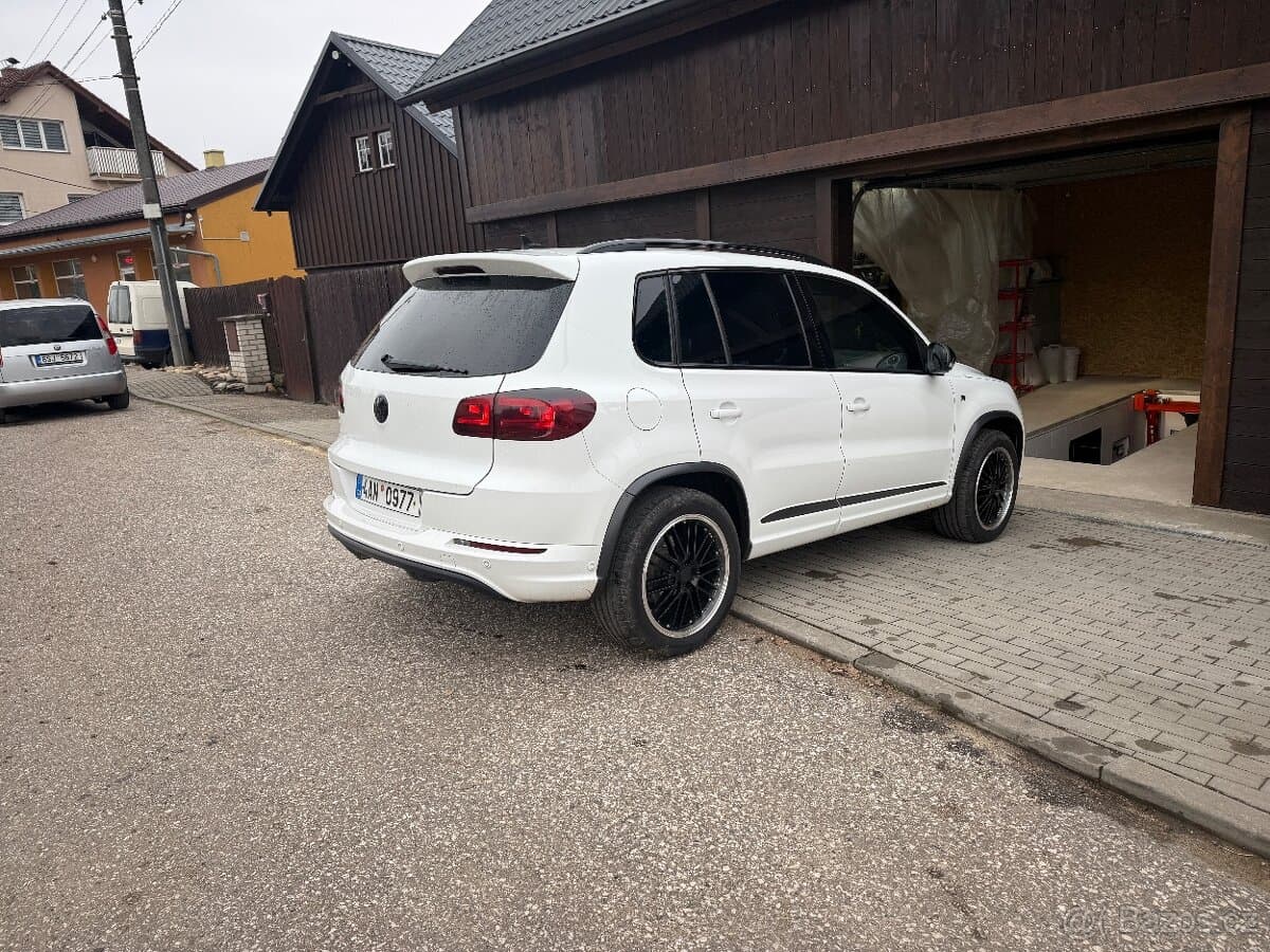 2015 Volkswagen TIGUAN - 3
