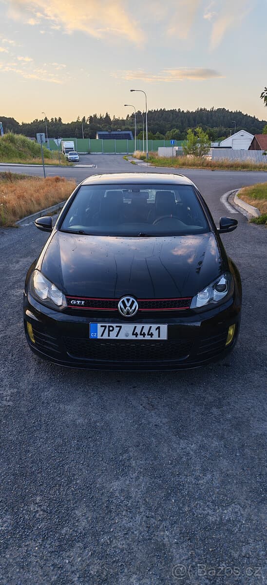 Volkswagen GOLF - 3