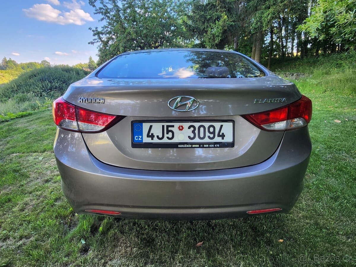 2012 Hyundai ELANTRA - 3