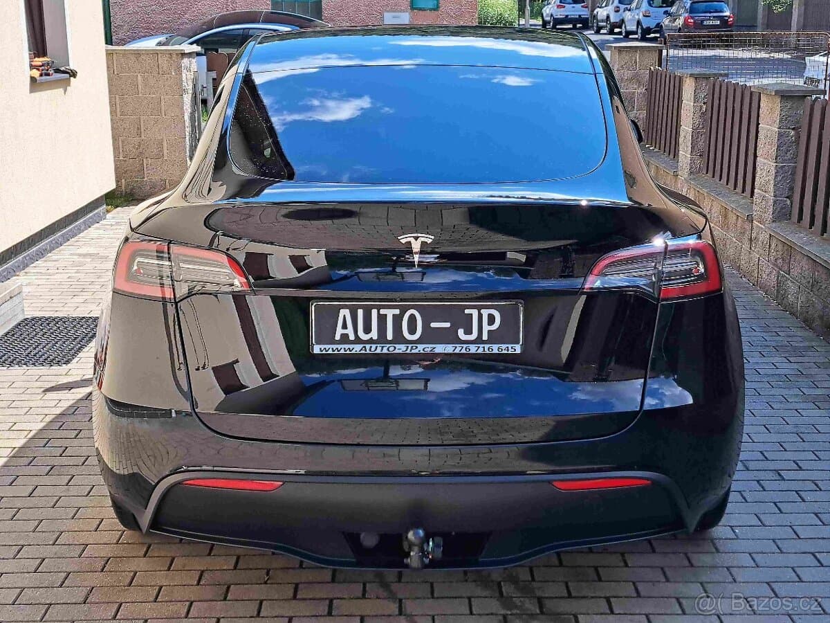 2023 Tesla MODEL Y - 3