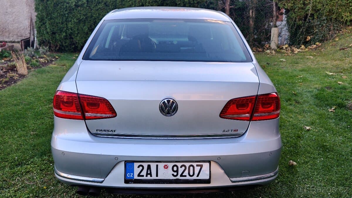 2011 Volkswagen PASSAT - 3