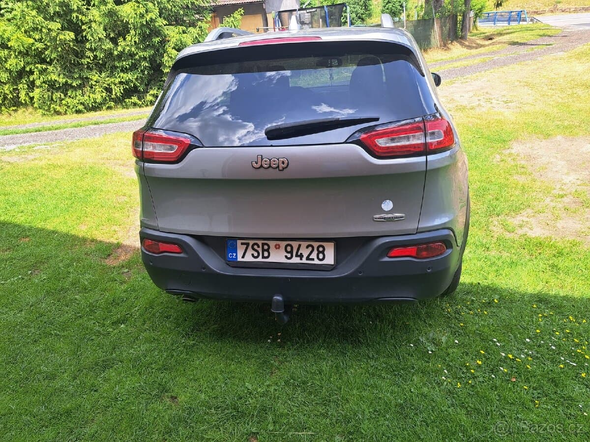 2016 Jeep CHEROKEE - 3