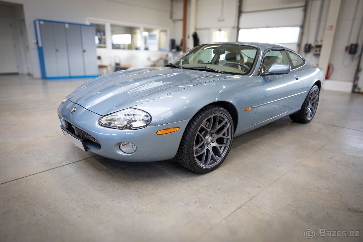 2002 Jaguar XK - 3