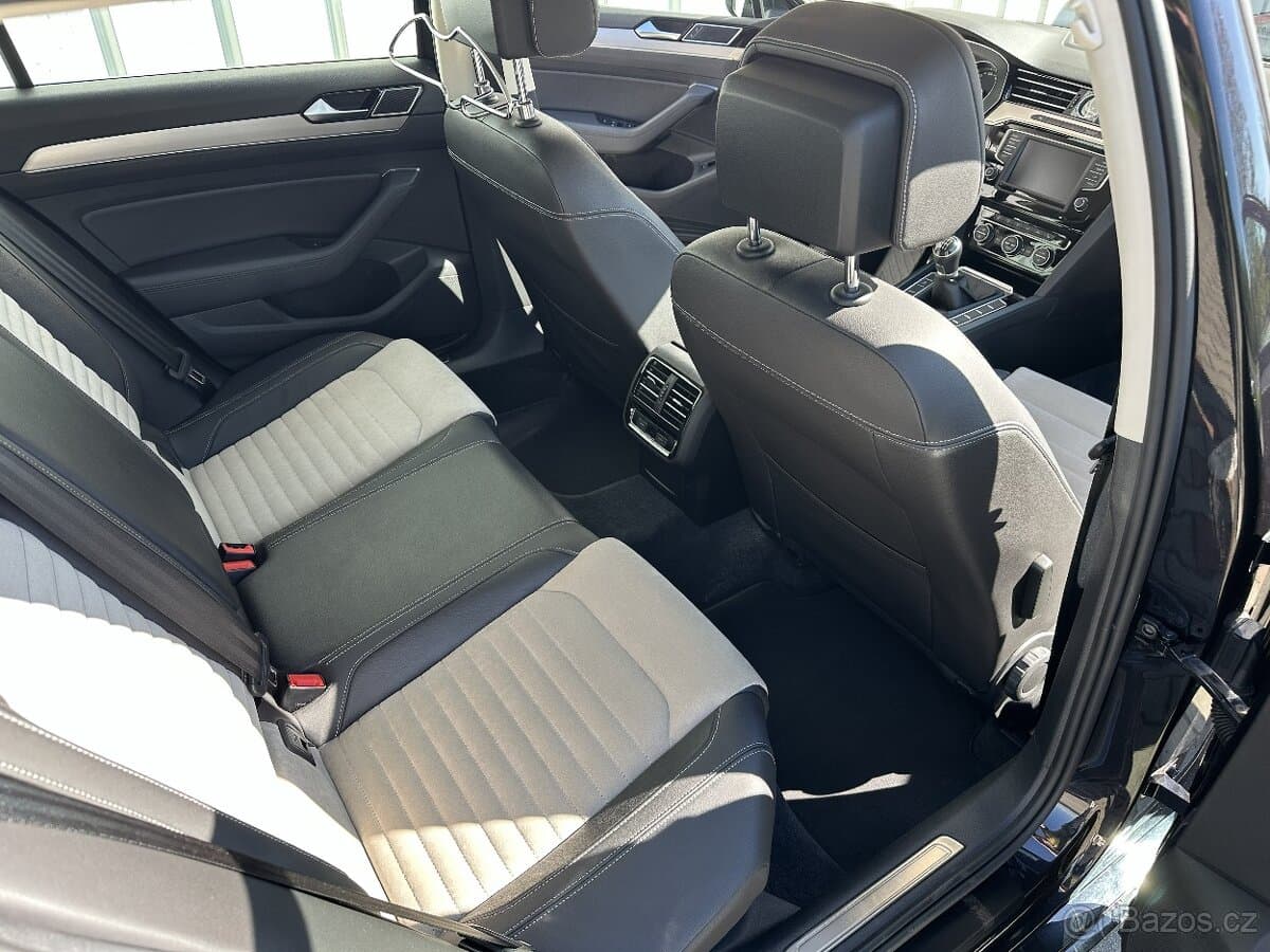2015 Volkswagen PASSAT - 3