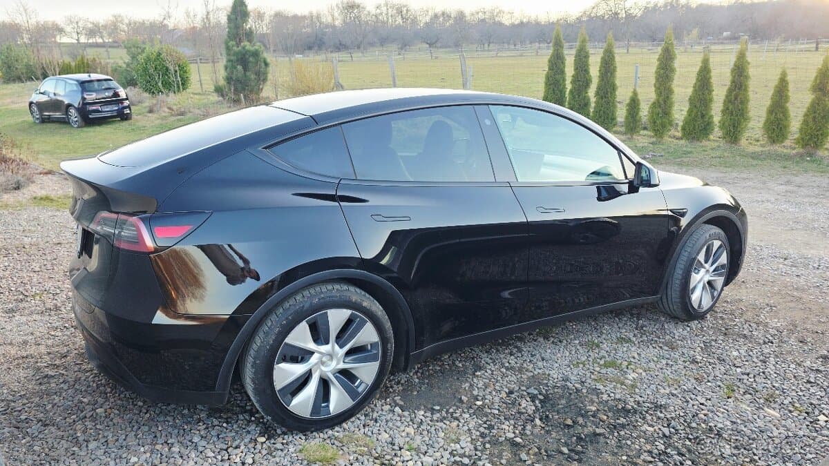 2022 Tesla MODEL Y - 3