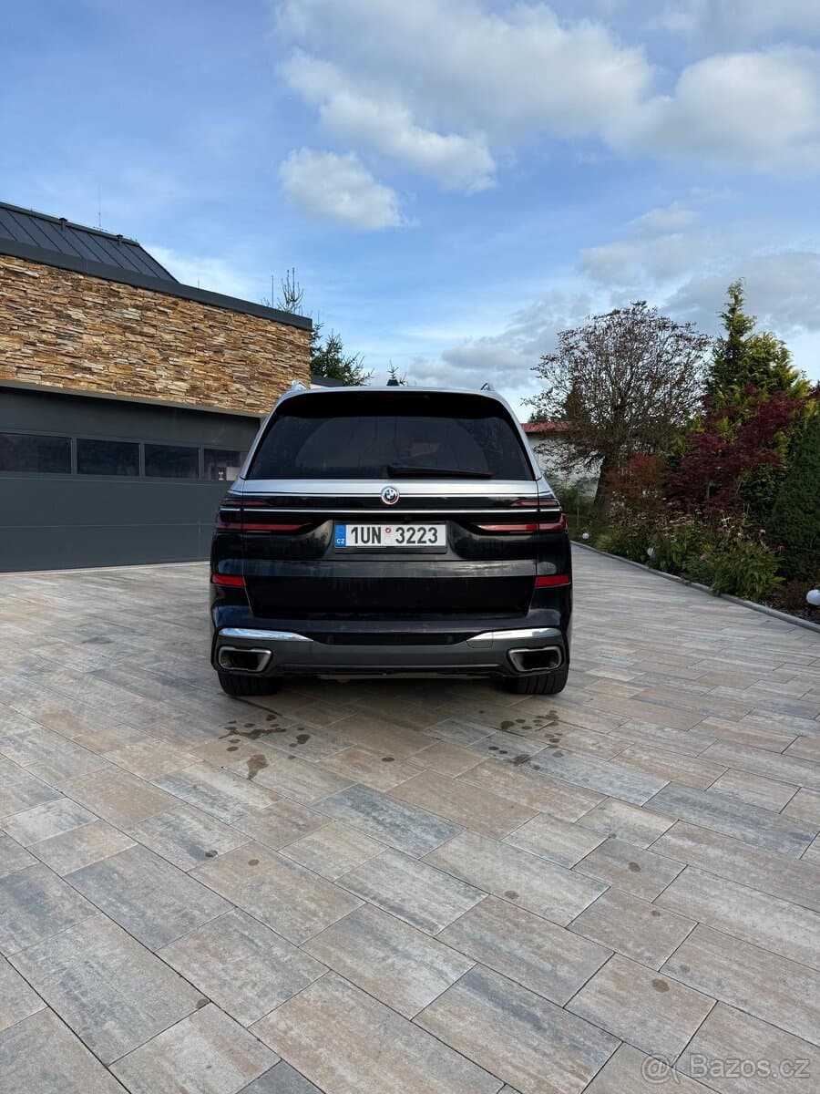 2022 BMW X7 - 3
