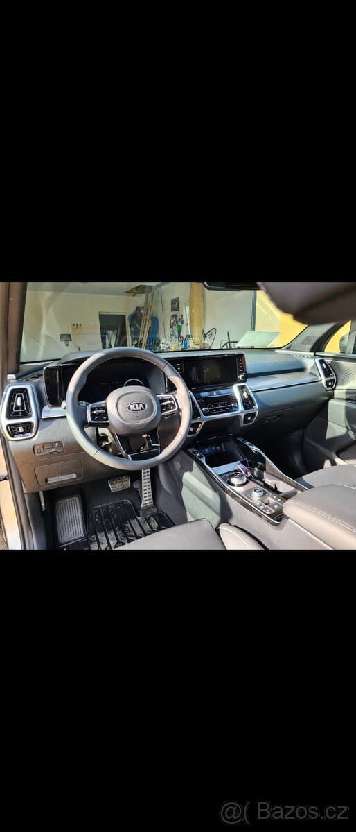 2021 Kia SORENTO - 3