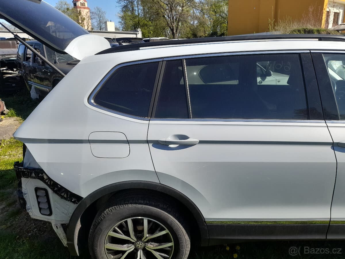 2018 Volkswagen TIGUAN - 3