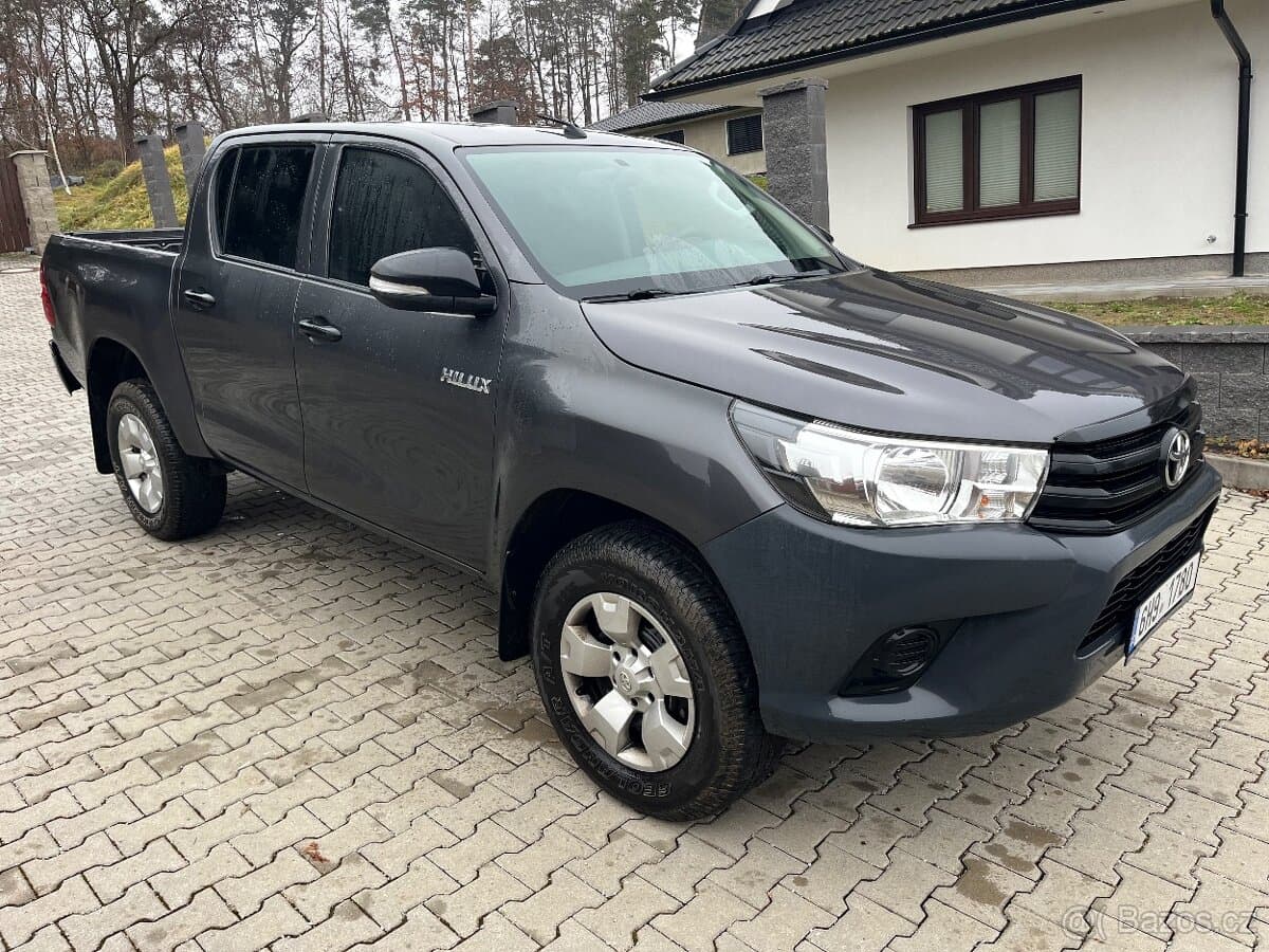 2017 Toyota HILUX - 3