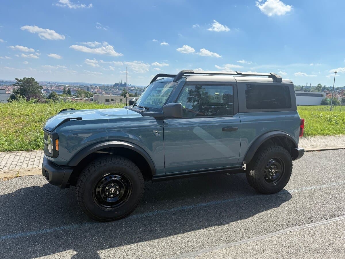 2023 Ford BRONCO - 3