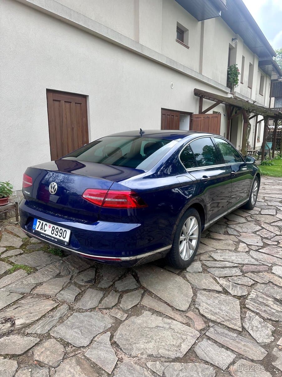 2018 Volkswagen PASSAT - 3