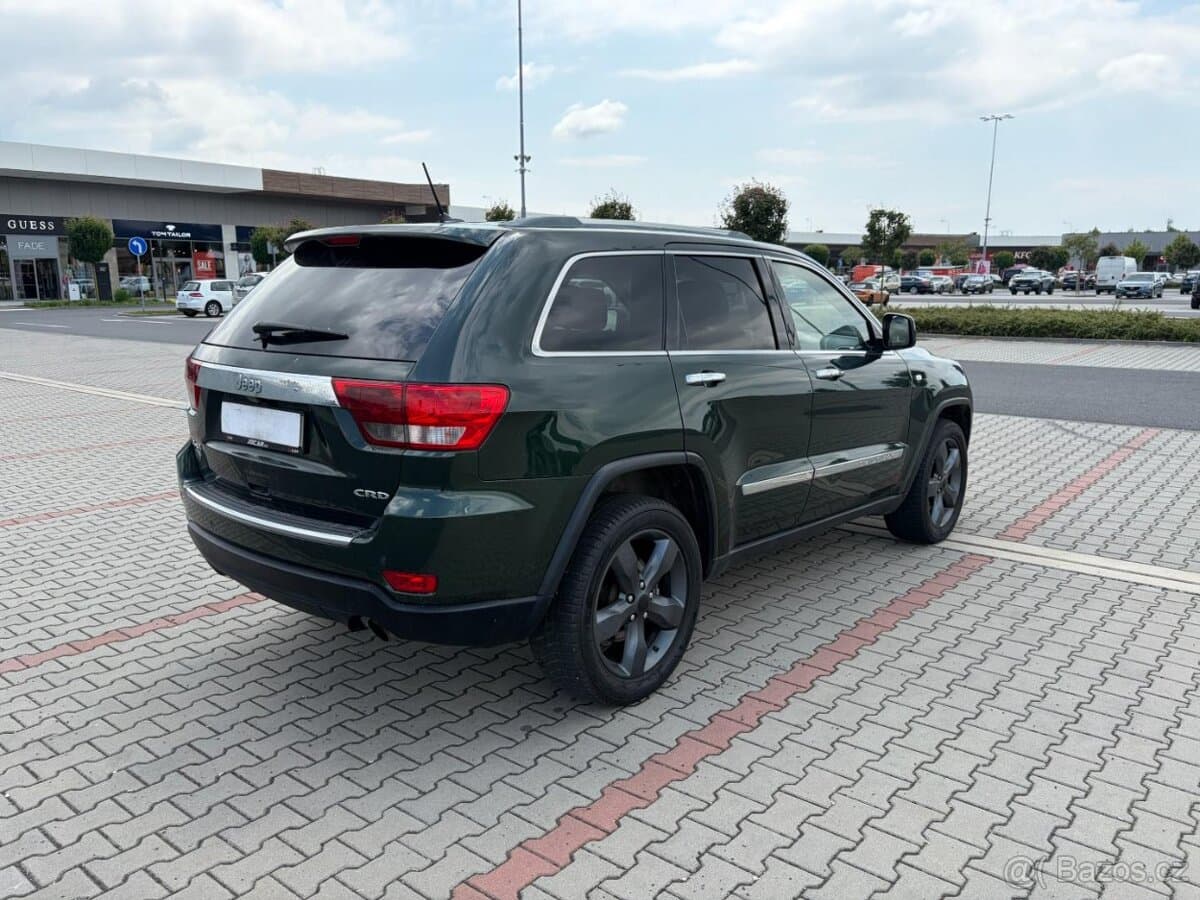 2011 Jeep CHEROKEE - 3