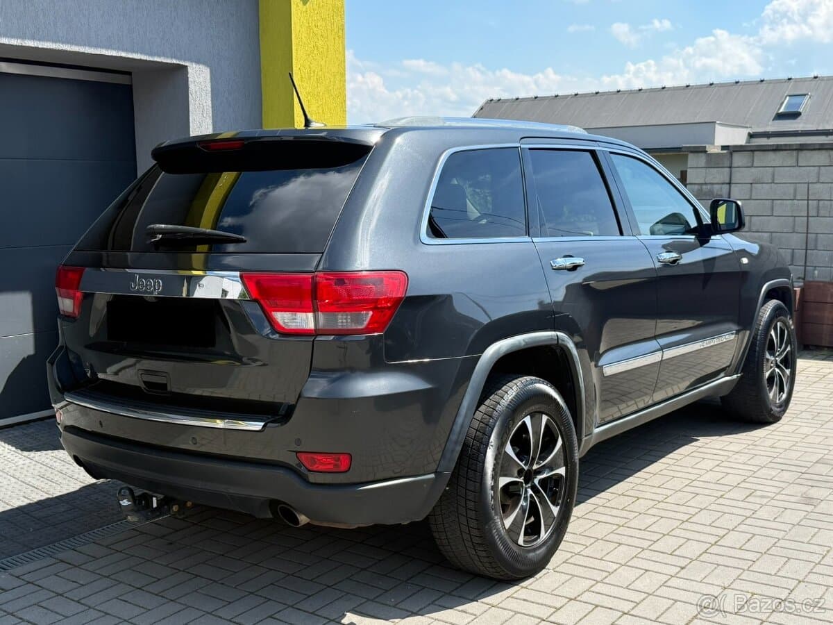 2011 Jeep CHEROKEE - 3