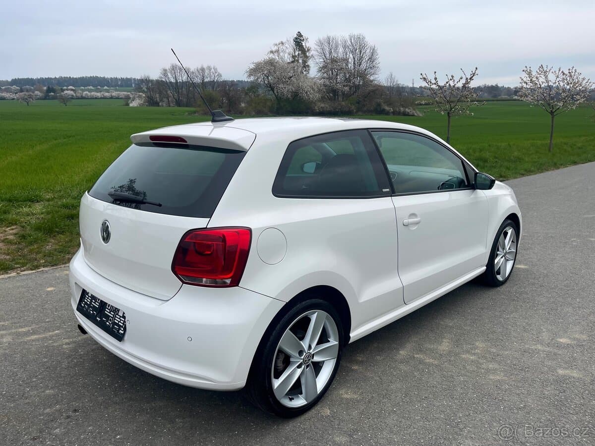 2011 Volkswagen POLO - 3