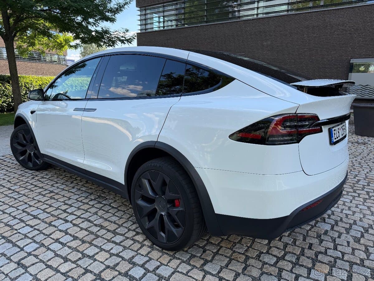 2026 Tesla MODEL X - 3