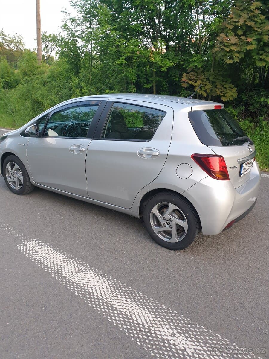 2015 Toyota YARIS - 3