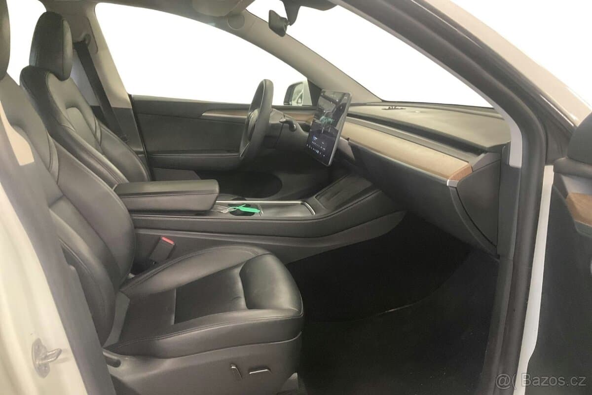 2024 Tesla MODEL Y - 3