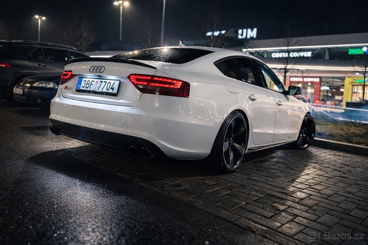 2011 Audi S5 - 3
