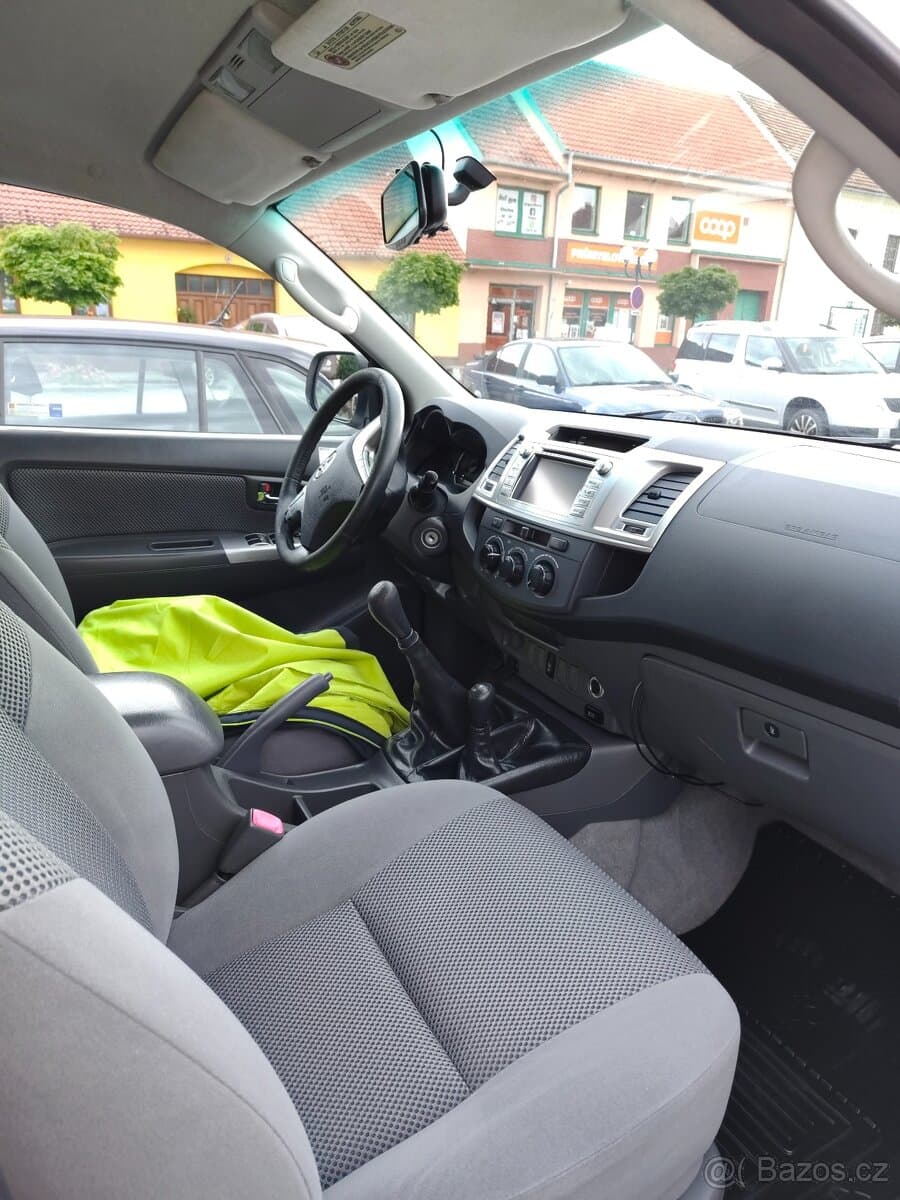 2012 Toyota HILUX - 3